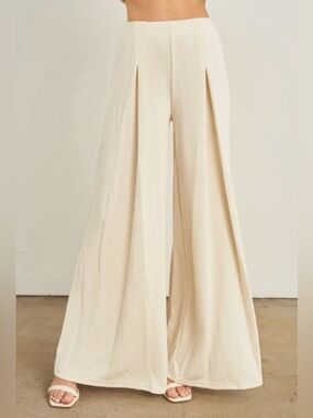 🆕🤍CREAM FLOWY PANT